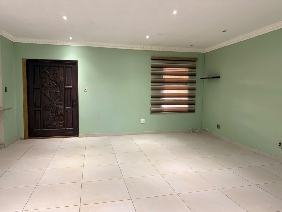 5 Bedroom Property for Sale in Waterkloof North West
